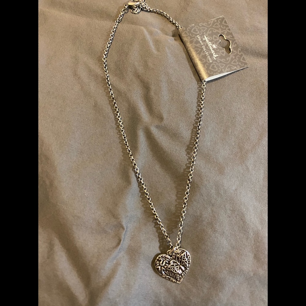Necklace with heart pendant - new!